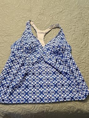 Lands' End Blue and White Geo-Print Swimsuit Tankini Top With Built In Bra